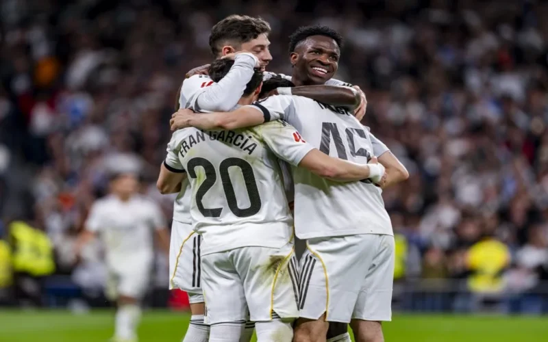 هل فقد ريال مدريد توازنه في رحلة البحث عن فريق الجالاكتيكوس الجديد؟